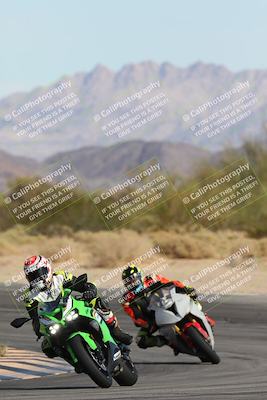 media/Nov-16-2025-Race Pace (Sun) [[8c5fa54630]]/Non Verified Riders (1st 20 Minutes)/2-Turn 10 (1010am)/